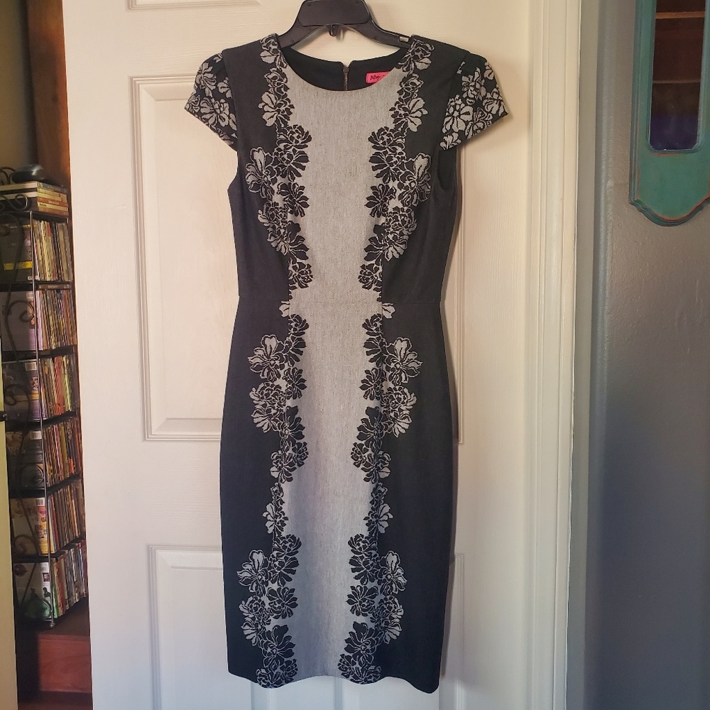 Betsey Johnson Black Gray Floral Wiggle Dress Classy Career Office Formal Size 4